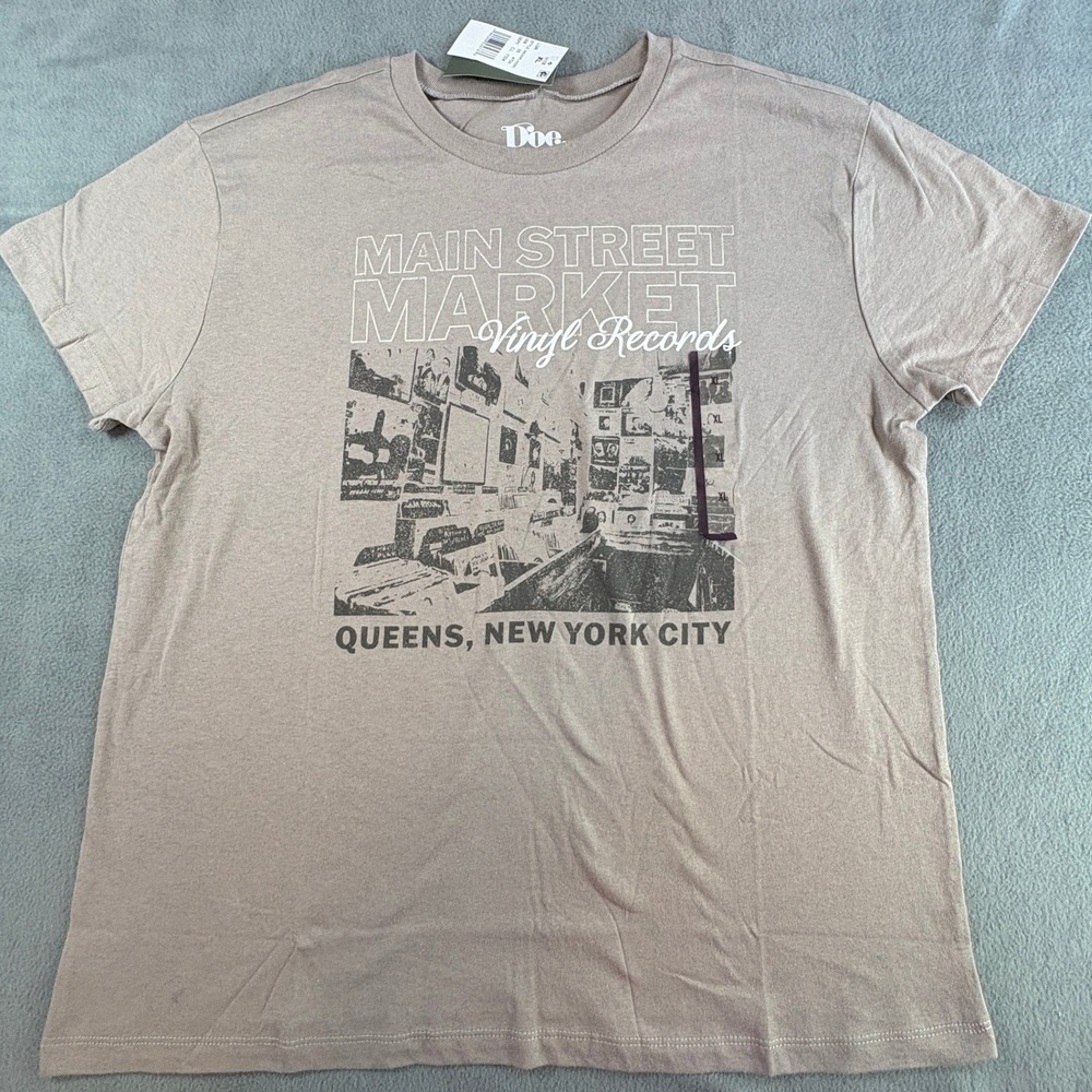 Doe Main Street Market Vinyl Records Queens NYC Graphic T-Shirt Taupe‎ XL NEW